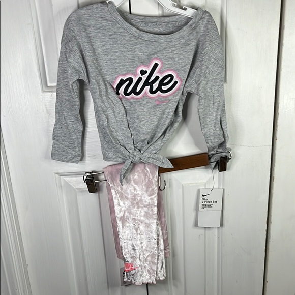 NWT SZ 2T Nike Gray and Pink Girls' Outfit Set - Picture 1 of 6